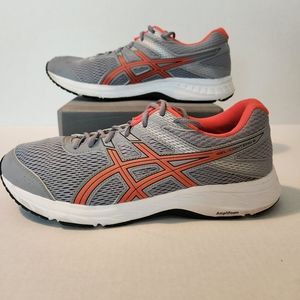 Women's Athletic Shoes